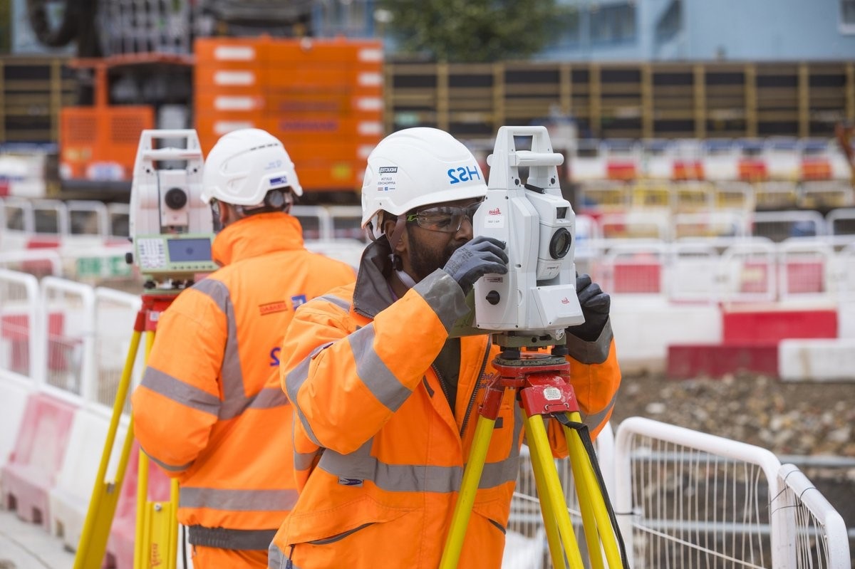 BBV surveyor behind his TS